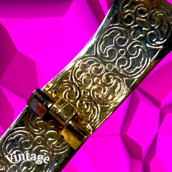 Vintage Hamsa Silver Camel Motif Bracelet - Picture 9 of 15